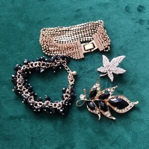 Elegant Gold-tone Black Jewelry Set Bracelets Leaf-shaped Brooches